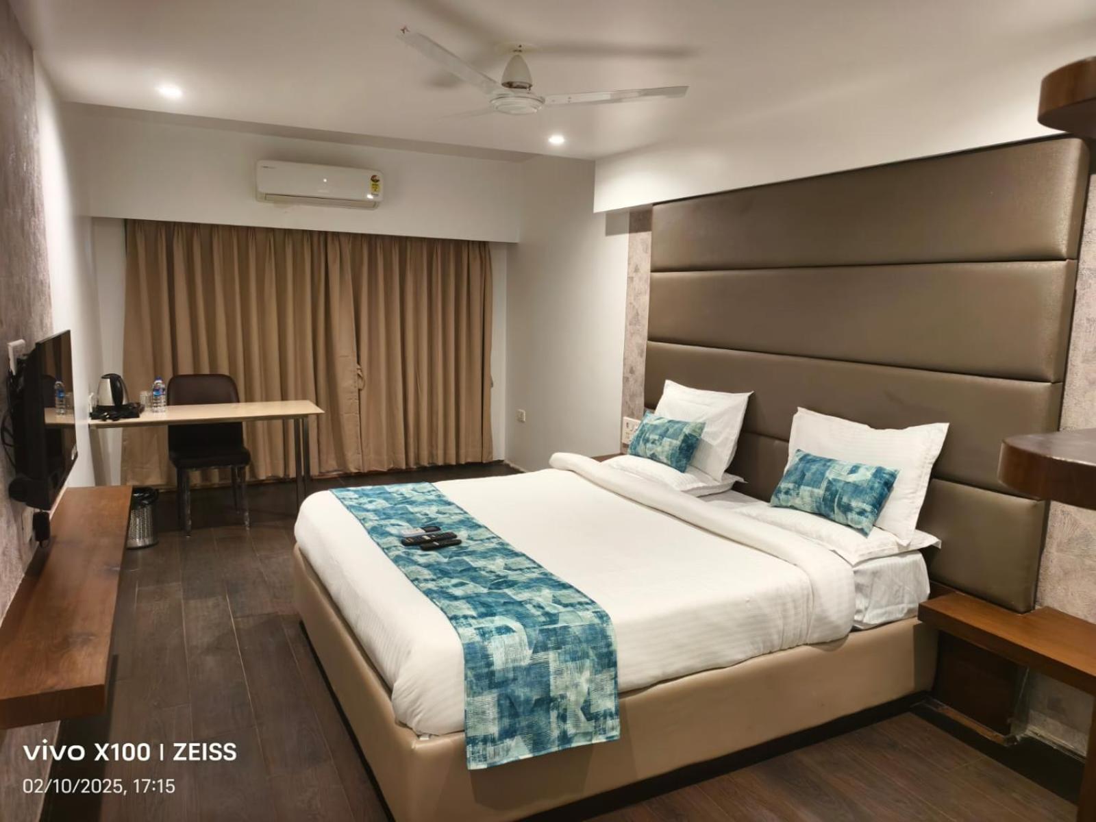 Hotel Dakshin Grandeur Нави Мумбай Екстериор снимка