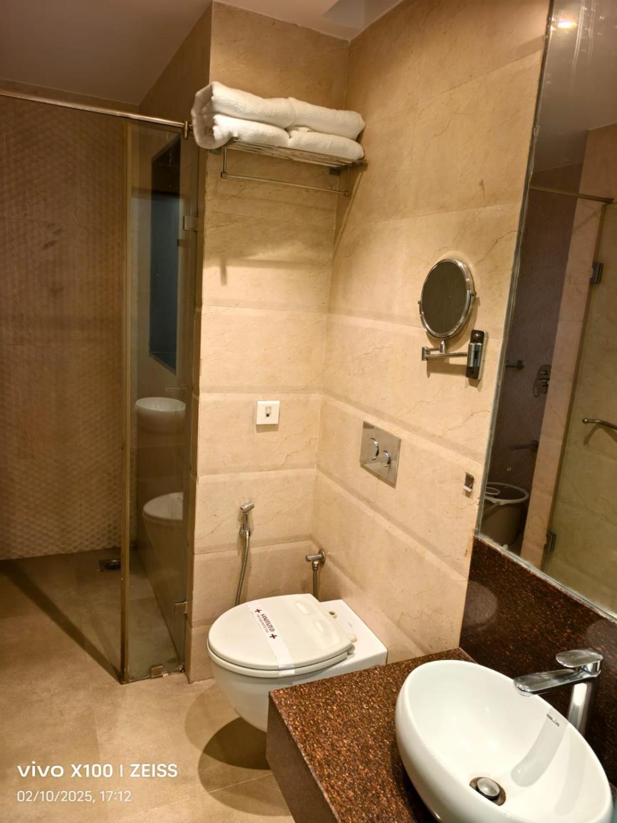 Hotel Dakshin Grandeur Нави Мумбай Екстериор снимка