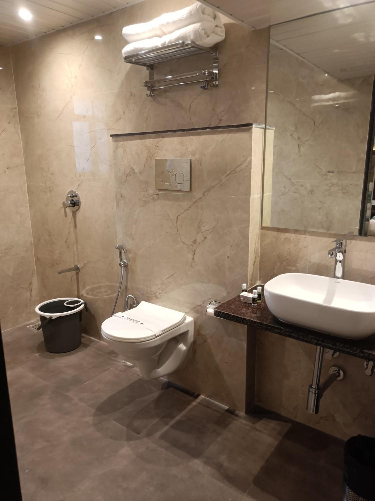 Hotel Dakshin Grandeur Нави Мумбай Екстериор снимка